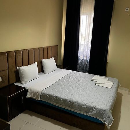 Hotel Yal Restaurant Tetovo Bagian luar foto