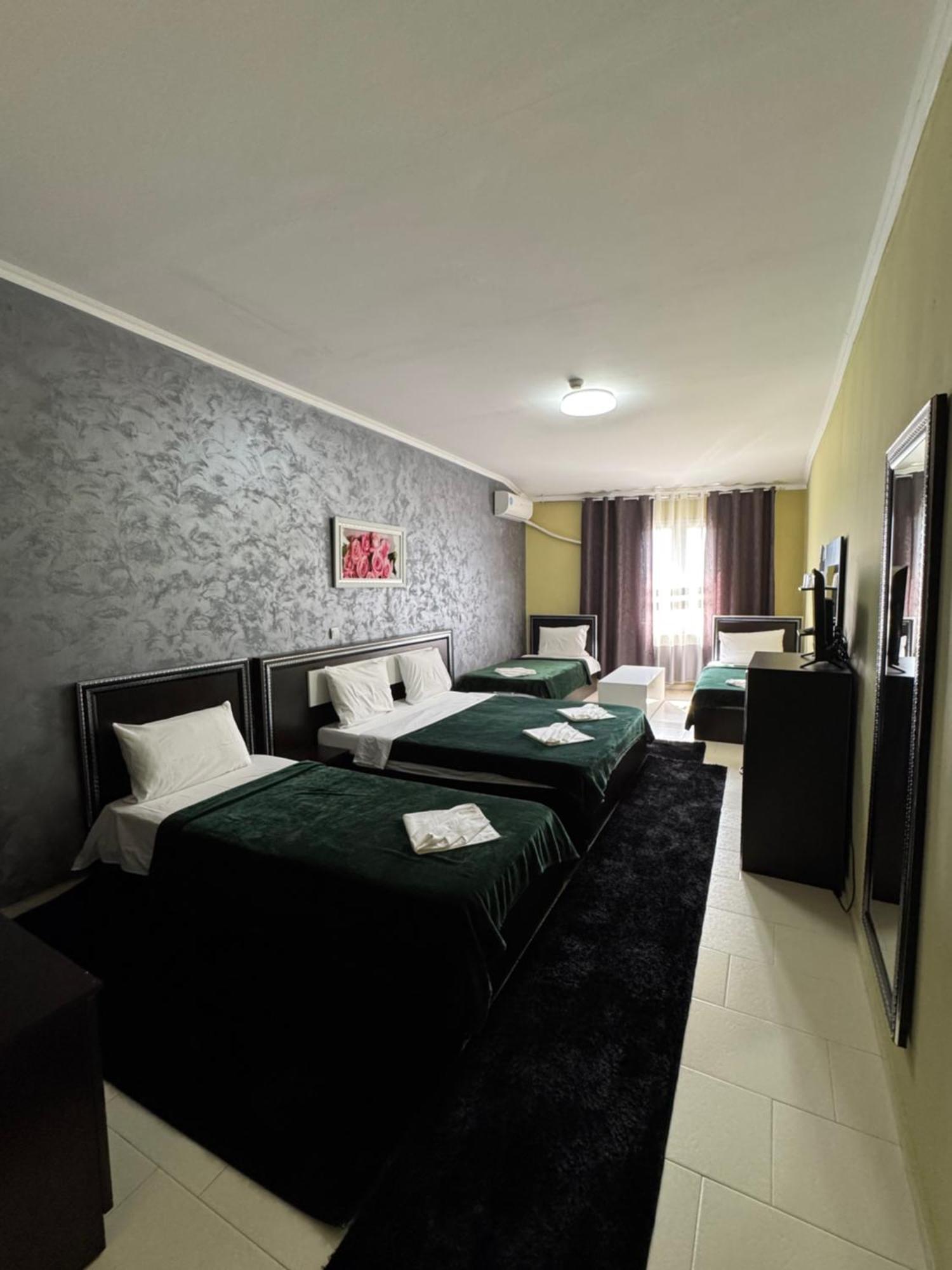 Hotel Yal Restaurant Tetovo Bagian luar foto