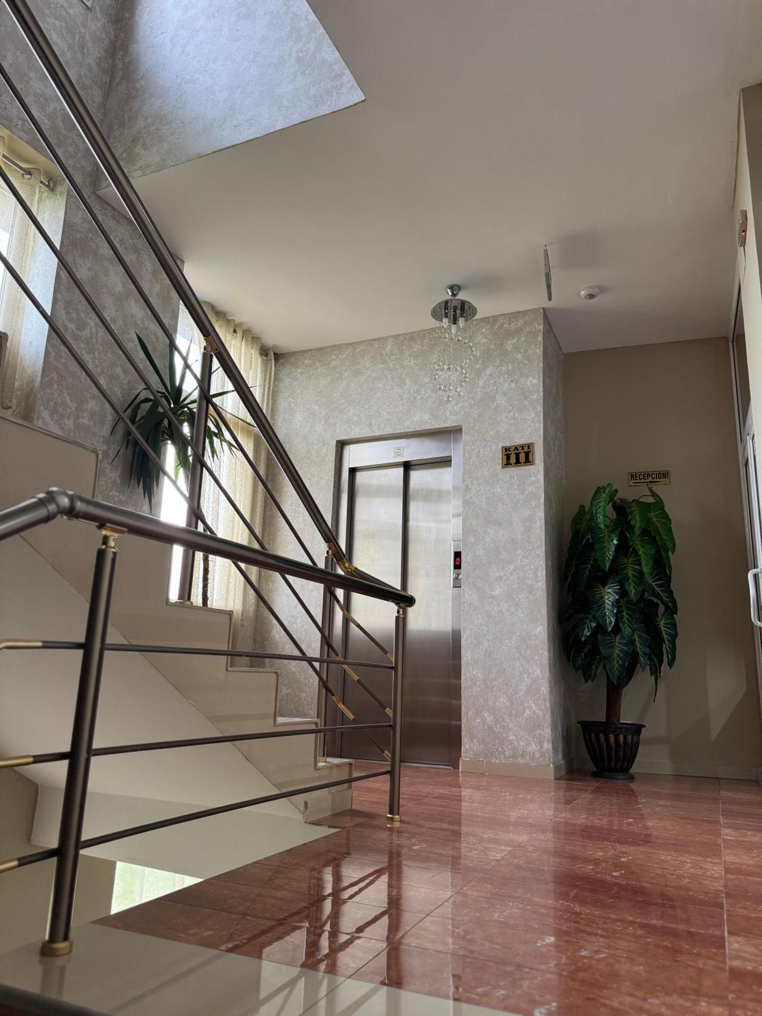 Hotel Yal Restaurant Tetovo Bagian luar foto