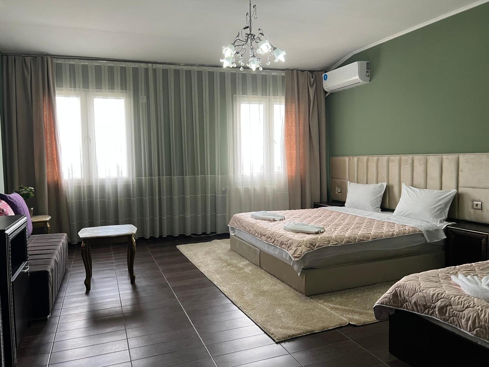 Hotel Yal Restaurant Tetovo Bagian luar foto