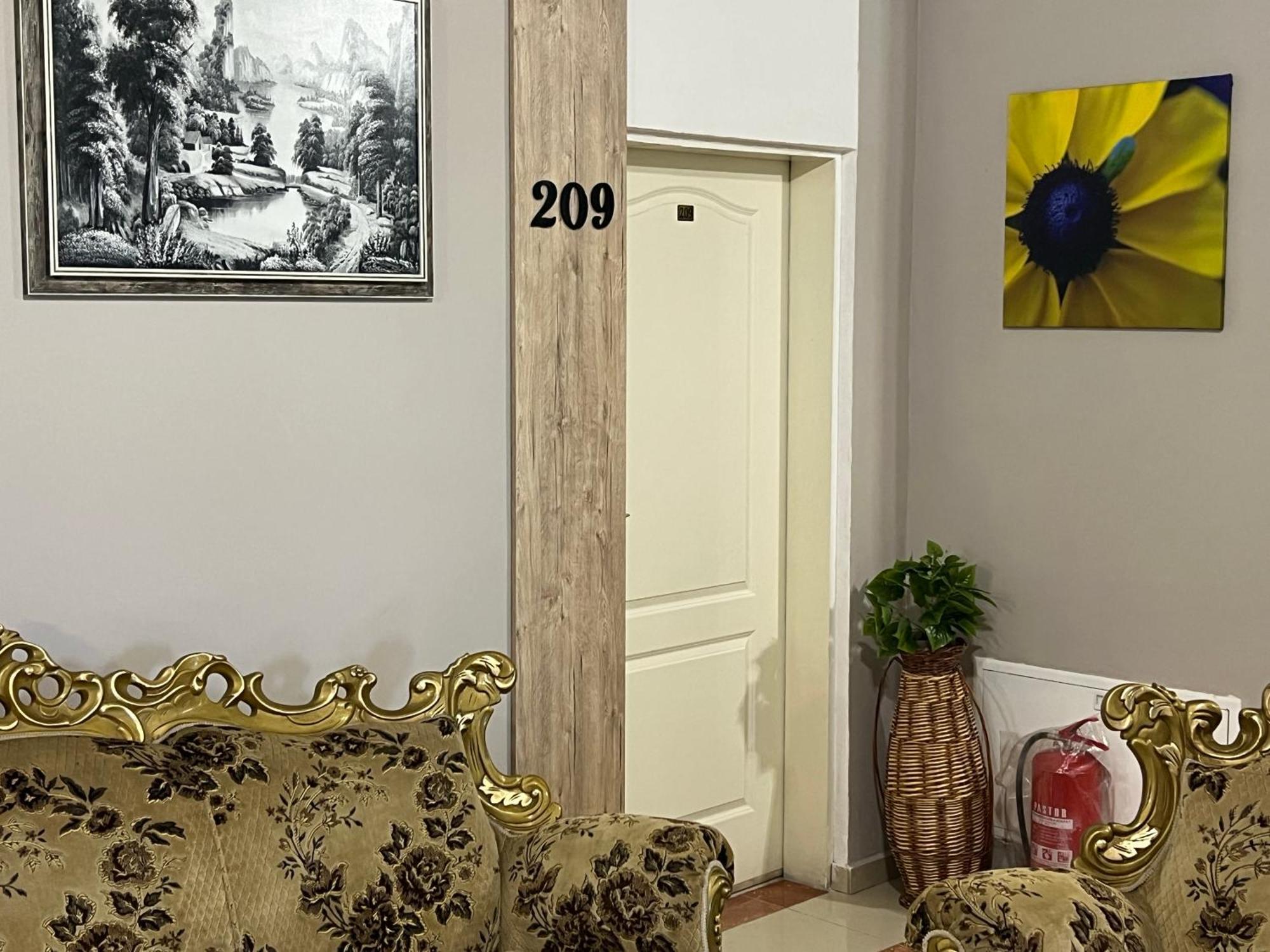 Hotel Yal Restaurant Tetovo Bagian luar foto